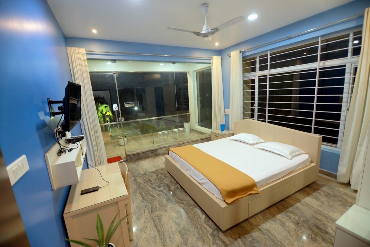Wake up to the view.